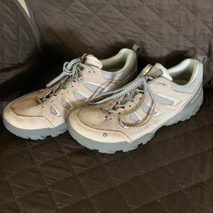 OBOZ Women’s Sawtooth X Low Hiking Shoes